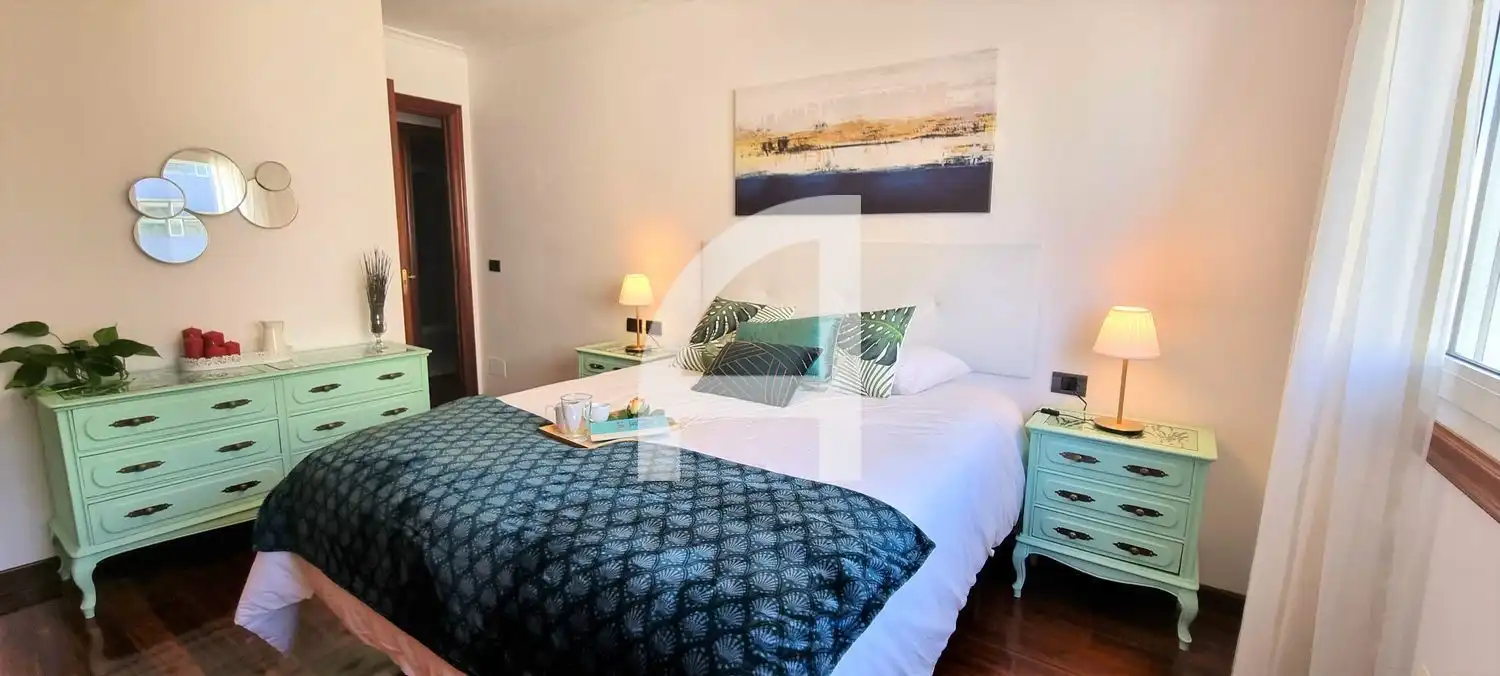 Habitación de Piso de alquiler en Vigo  con Calefacción, Trastero y Amueblado