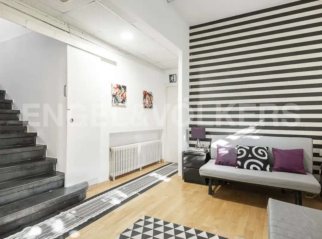 Sala d'estar de Casa o xalet en venda en Barcelona amb Calefacció, Jardí privat i Terrassa