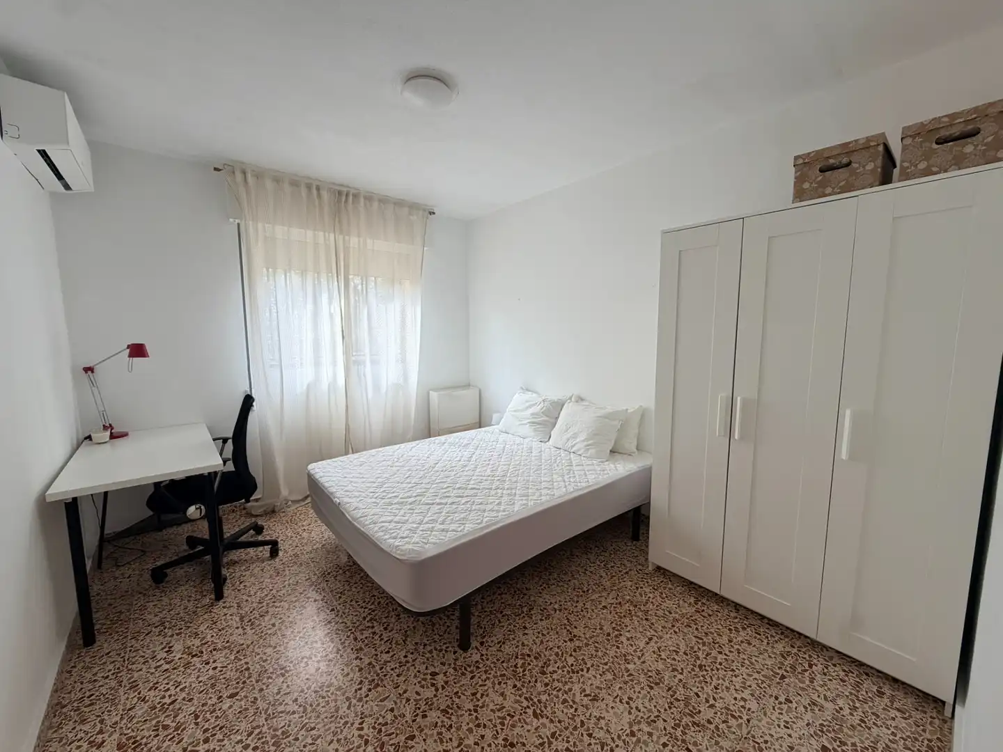 Habitación de Piso de alquiler en Cartagena con Aire acondicionado, Terraza y Amueblado