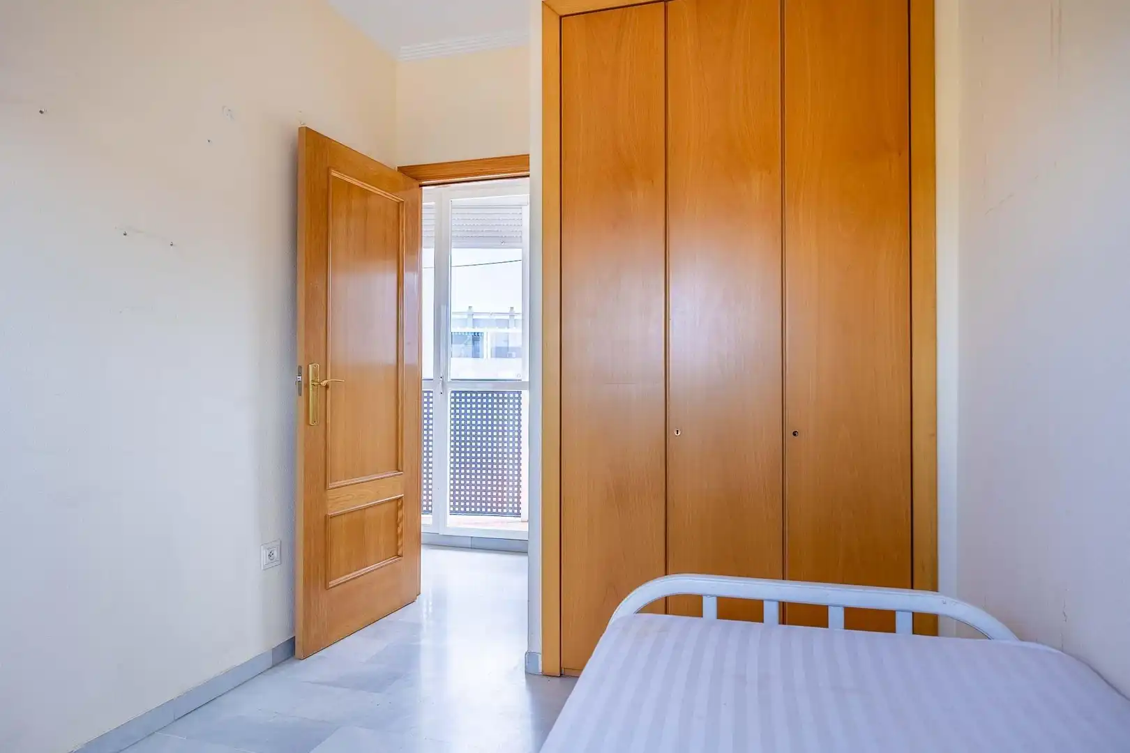 Habitación de Piso en venta en Sevilla con Aire acondicionado, Amueblado y Balcón