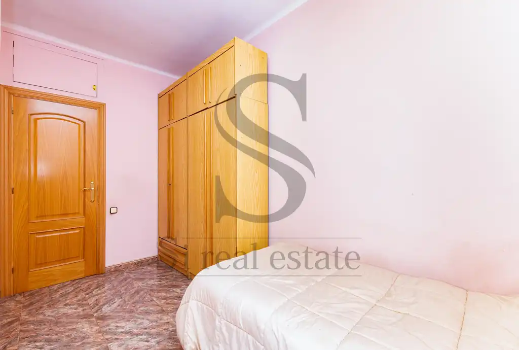 Habitación de Ático en venta en Barcelona con Terraza y Horno