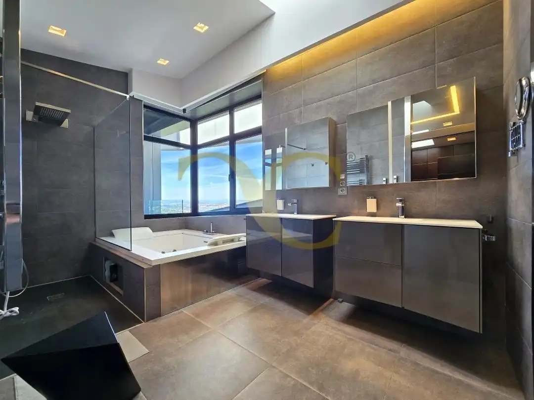 Baño de Casa o chalet en venta en Gijón  con Calefacción, Jardín privado y Terraza
