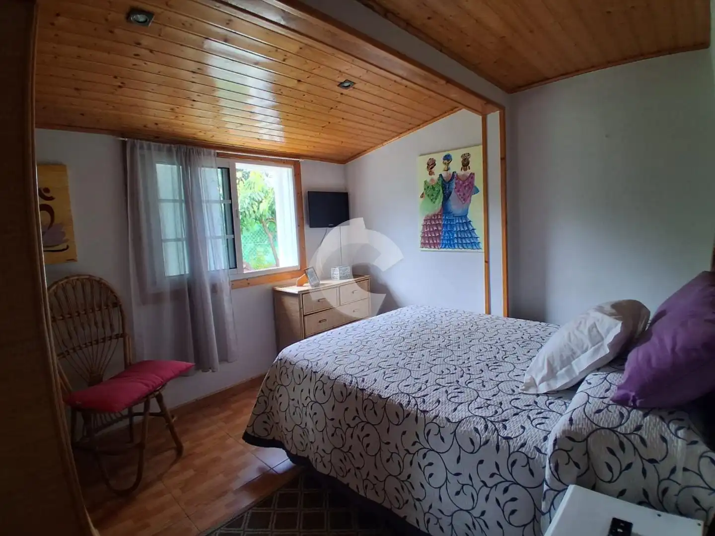 Dormitori de Casa o xalet en venda en Cangas  amb Jardí privat