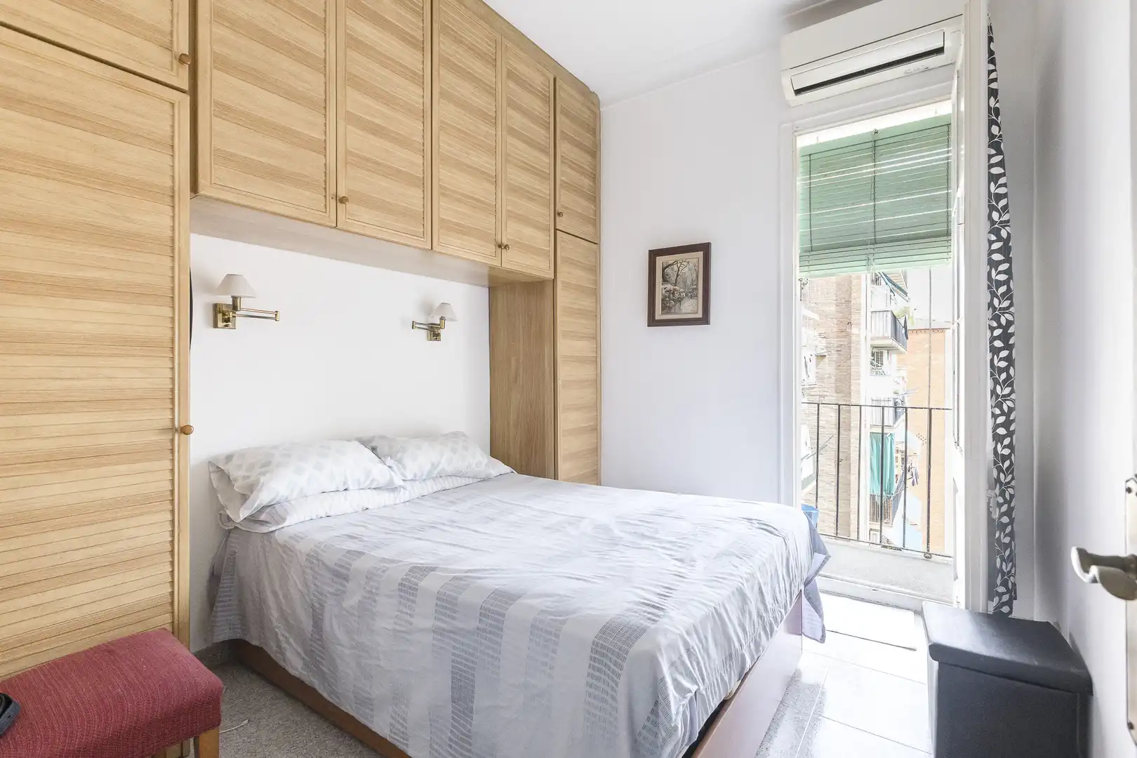 Habitación de Piso en venta en Barcelona con Aire acondicionado, Calefacción y Balcón