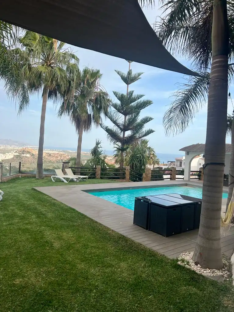 Piscina de Casa o chalet de alquiler en Salobreña con Aire acondicionado, Jardín privado y Parquet