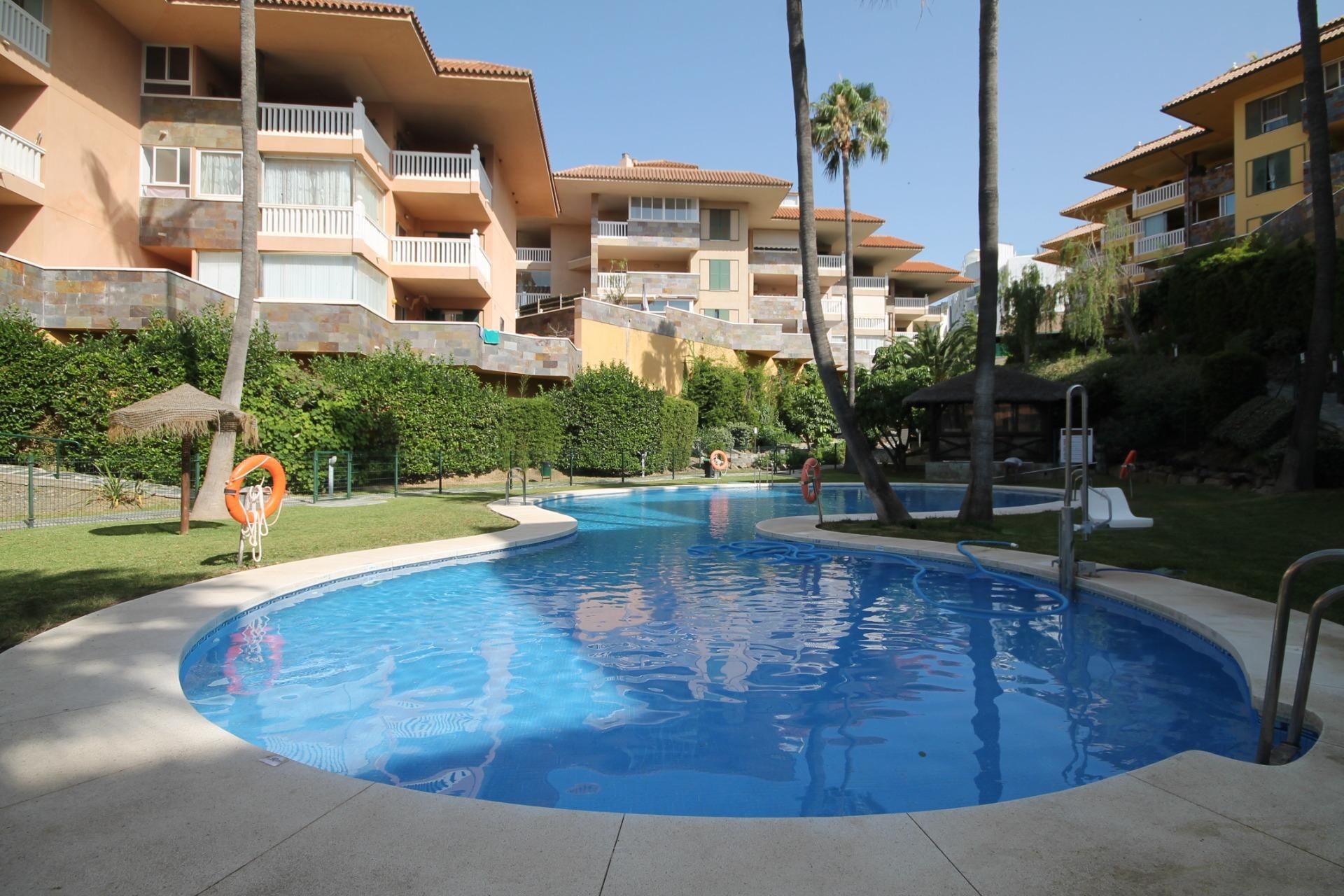 Piscina de Pis en venda en Fuengirola amb Aire condicionat, Terrassa i Traster