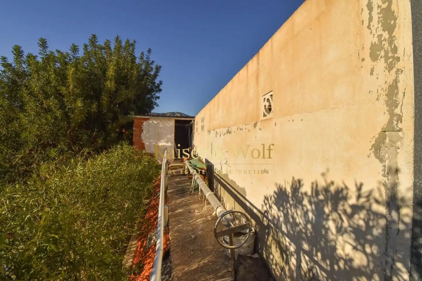 Vista exterior de Casa o xalet en venda en Albatera amb Aire condicionat, Piscina i Moblat