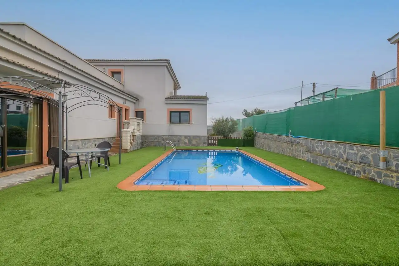 Piscina de Casa o xalet en venda en El Pont de Vilomara i Rocafort amb Jardí privat, Terrassa i Piscina