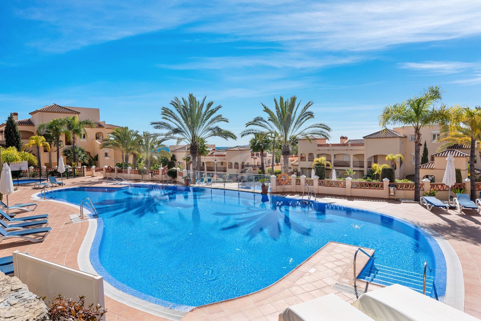 Swimming pool of Apartment for sale in Estepona  with Air Conditioner, Furnished and Community pool