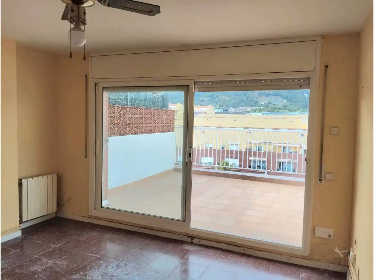 Terraza de Piso en venta en Pineda de Mar con Calefacción y Terraza