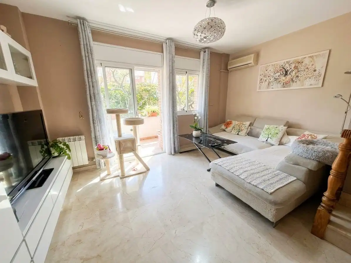 Sala d'estar de Dúplex en venda en Can Serra - Pubilla Cases