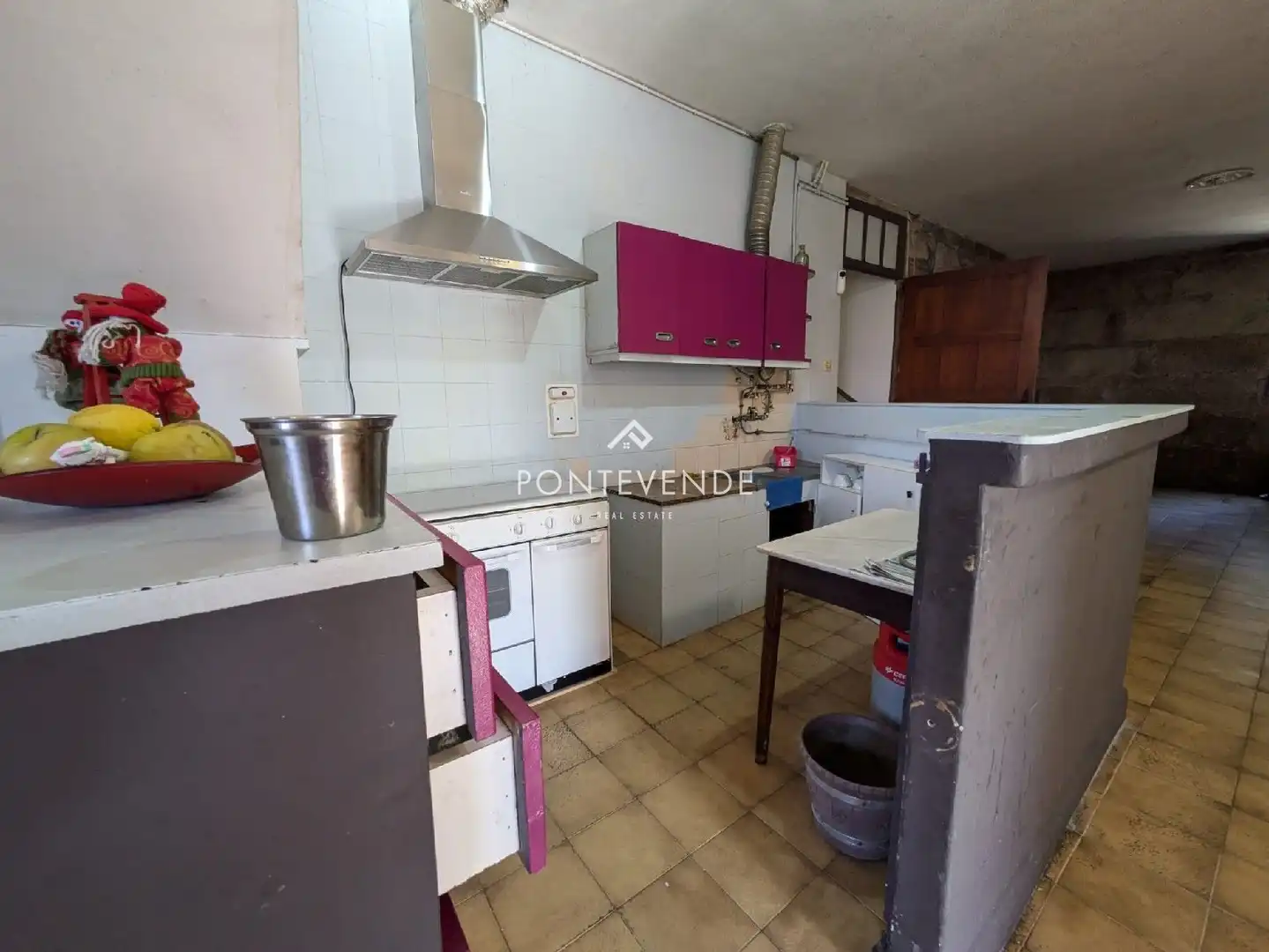 Cuina de Casa o xalet en venda en Pontevedra Capital  amb Calefacció i Terrassa