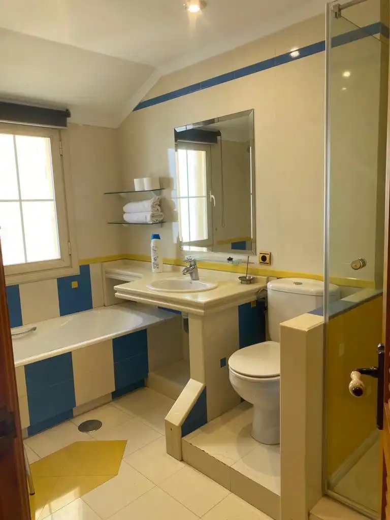Bathroom of Houses for sale in Marbella  with Air Conditioner, Private garden and Terrace