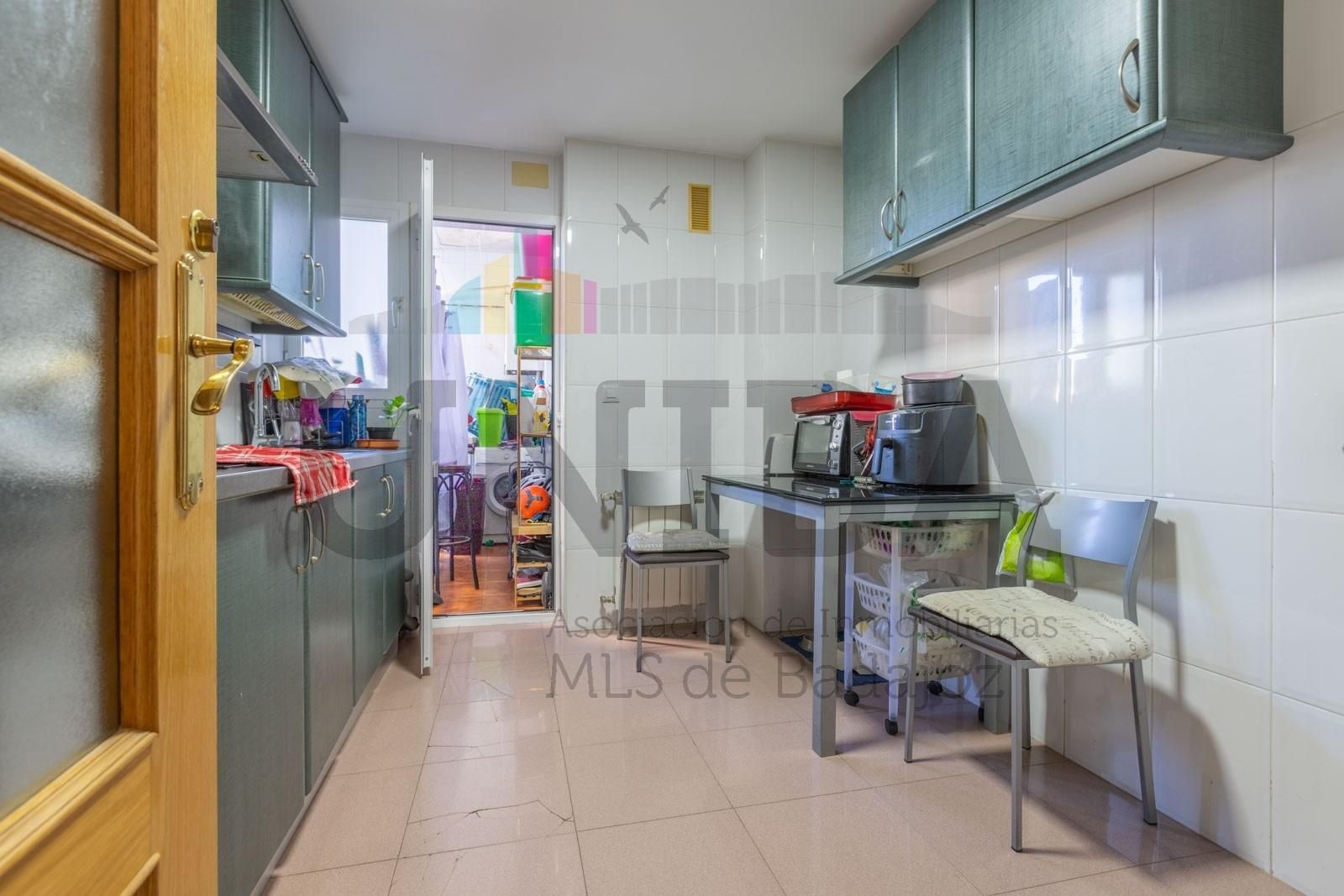Kitchen of Flat for sale in Badajoz Capital  with Air Conditioner and Heating