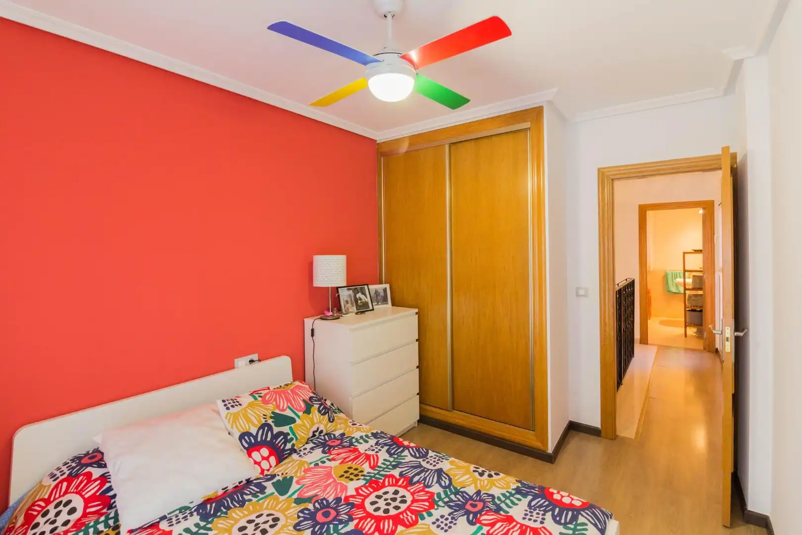 Dormitori de Casa adosada en venda en Orihuela amb Aire condicionat, Terrassa i Traster