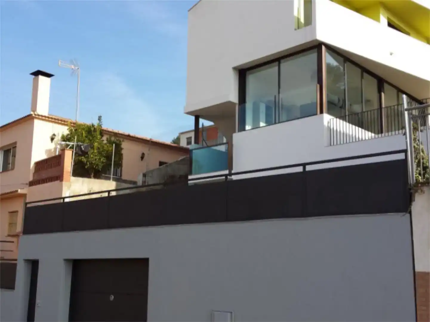 Vista exterior de Casa o xalet en venda en Abrera amb Aire condicionat, Jardí privat i Traster