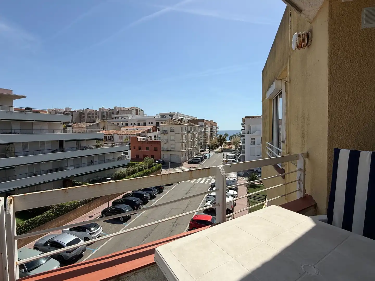 Außenansicht von Wohnungen zur Miete in Calonge i Sant Antoni mit Terrasse