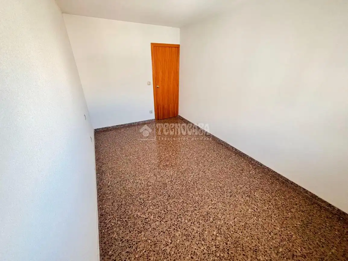 Wohnung zum Verkauf in Utebo mit Abstellraum, Balkon und Gemeinschaftspool