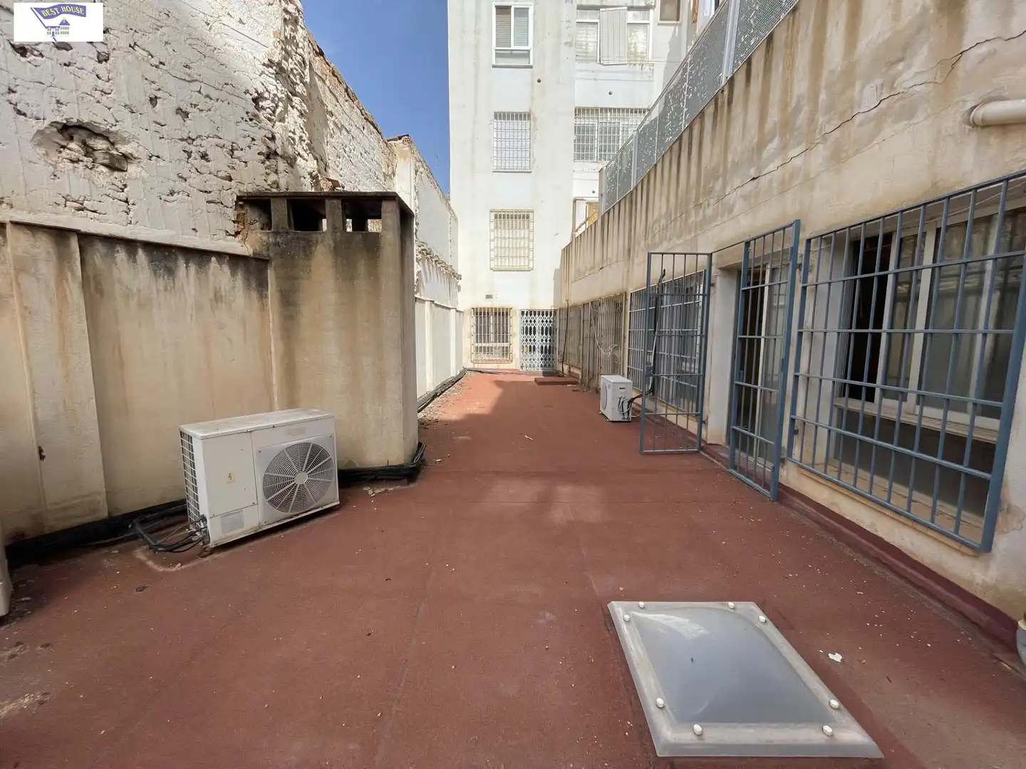 Vista exterior de Oficina en venda en Albacete amb Traster