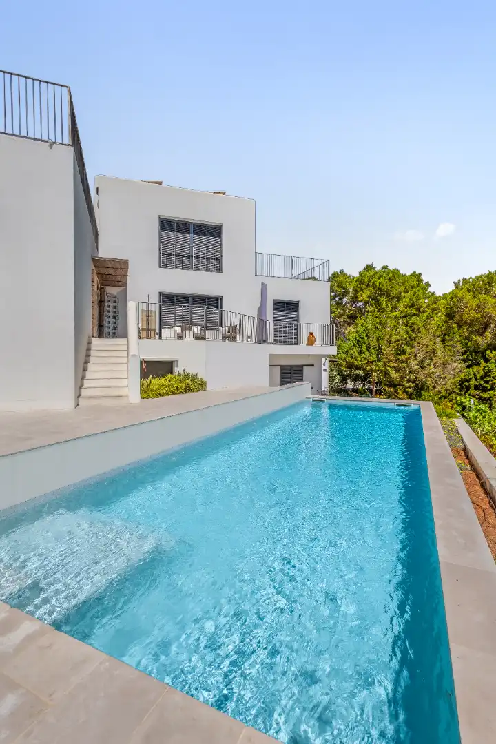 Piscina de Casa o xalet en venda en Santa Eulària des Riu amb Aire condicionat, Calefacció i Jardí privat