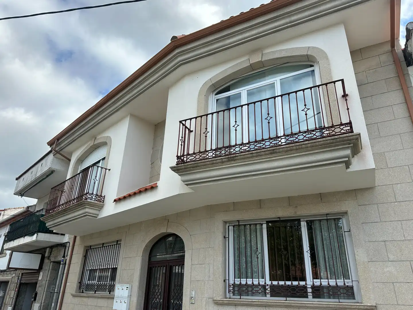 Vista exterior de Pis en venda en Hoyo de Manzanares amb Calefacció, Jardí privat i Terrassa