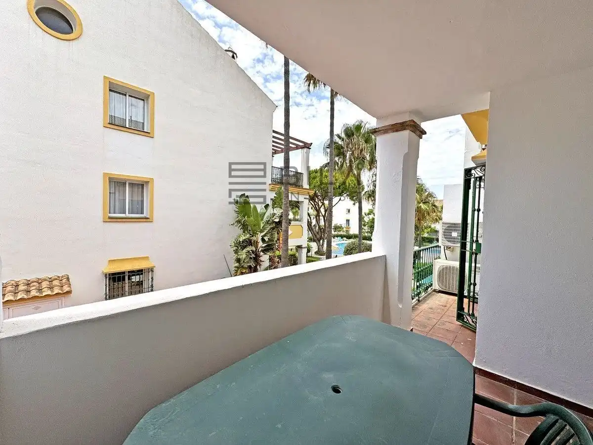 Exterior view of Flat for sale in Elviria - Cabopino