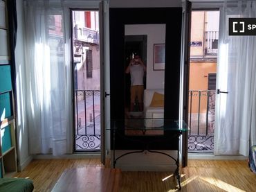 Flat with balcony to rent in Centro