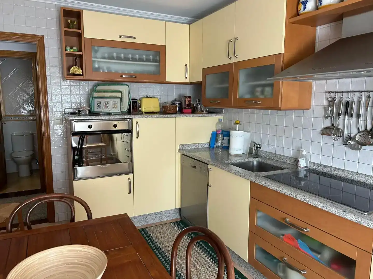 Küche von Wohnung zum Verkauf in Curtis mit Balkon