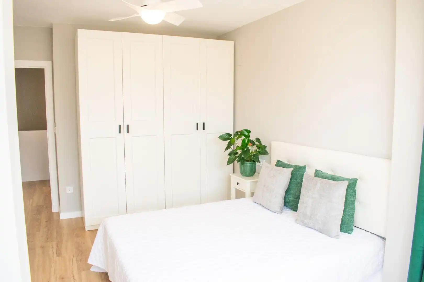 Habitación de Casa adosada en venta en Orihuela con Aire acondicionado, Calefacción y Jardín privado