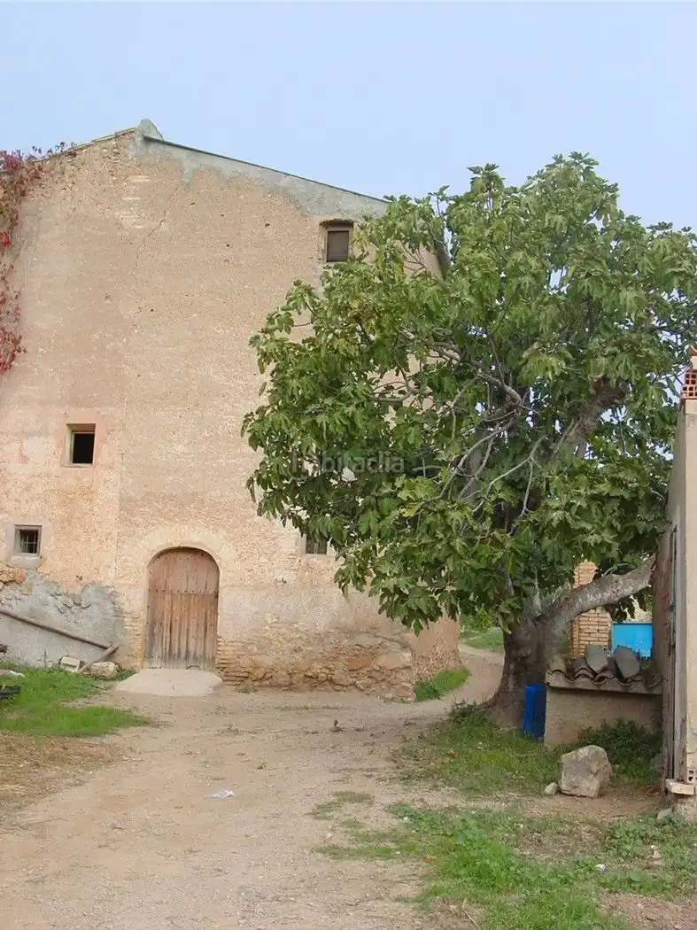 Rustikales Grundstück zum Verkauf in Avinguda Vilanova 4, imagen 4