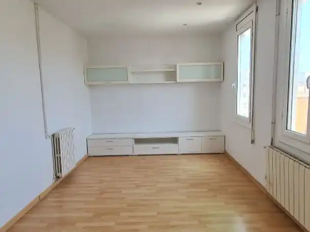 Flat for sale in Carrer de Besalú, 8, El Camp de l'Arpa del Clot