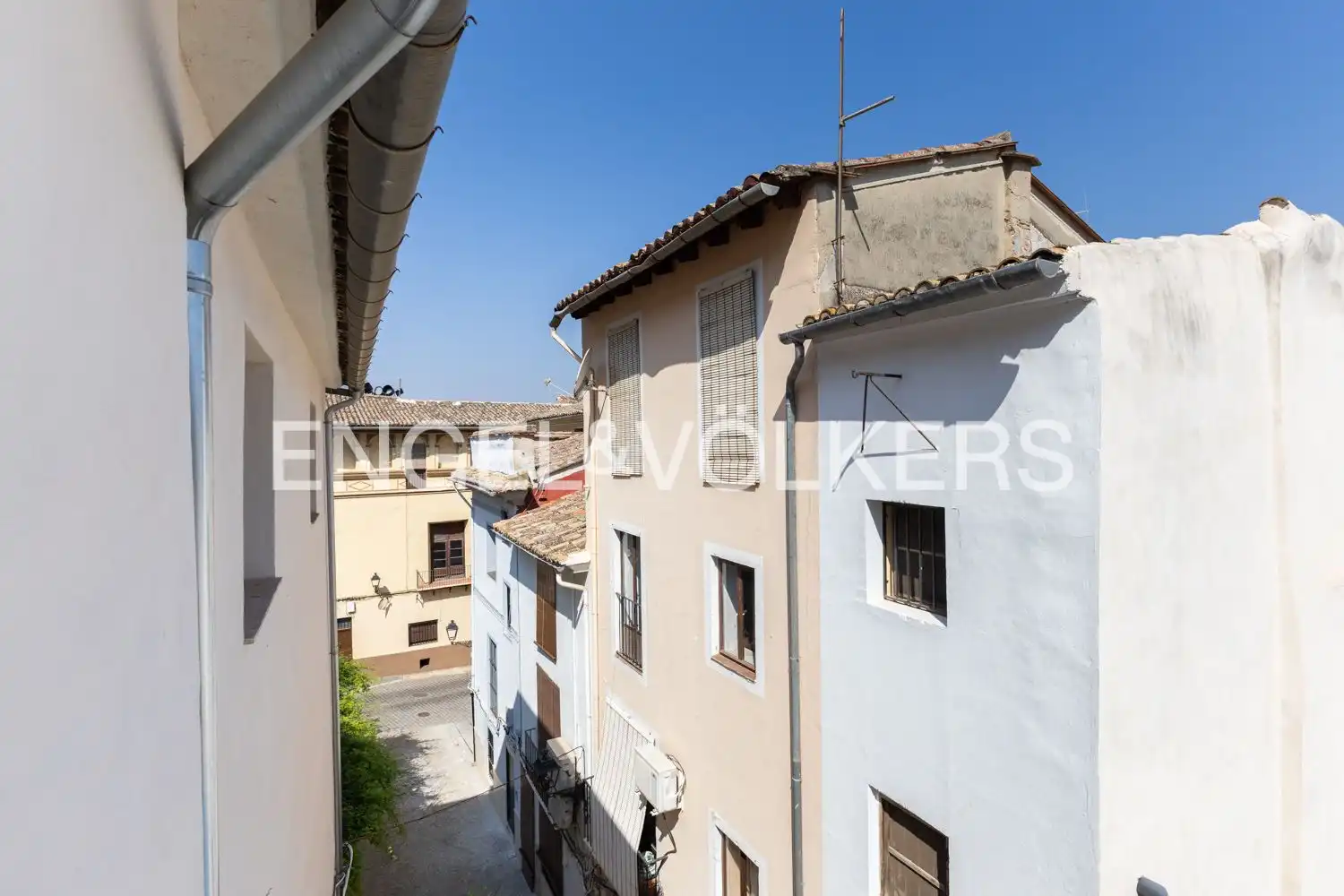 Vista exterior de Casa adosada en venda en Xàtiva amb Calefacció, Terrassa i Piscina