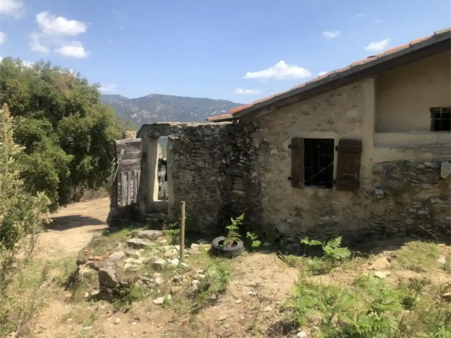 Vista exterior de Finca rústica en venda en La Jonquera amb Balcó