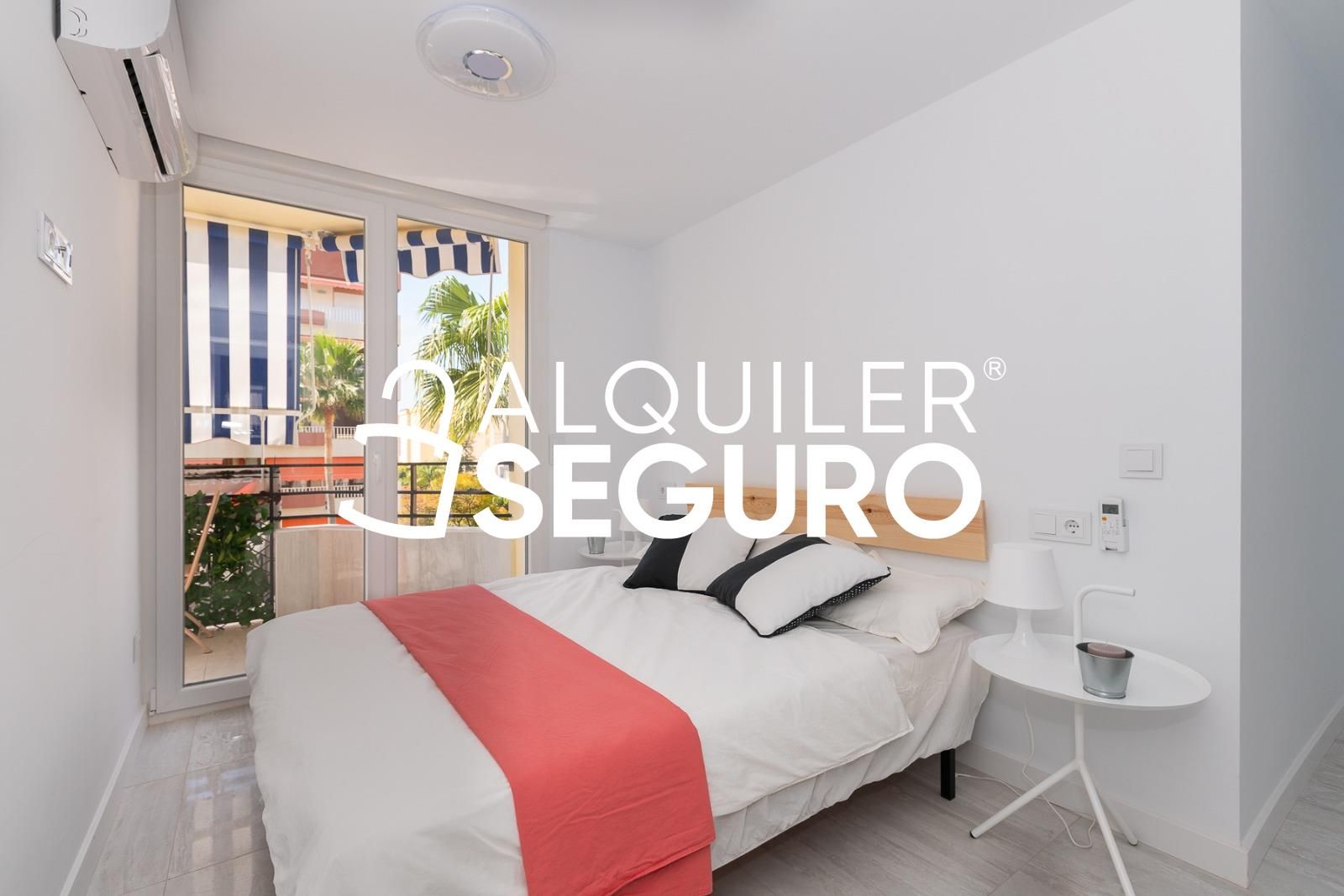 Bedroom of Flat for rent in Marbella  with Air Conditioner, Terrace and Furnished