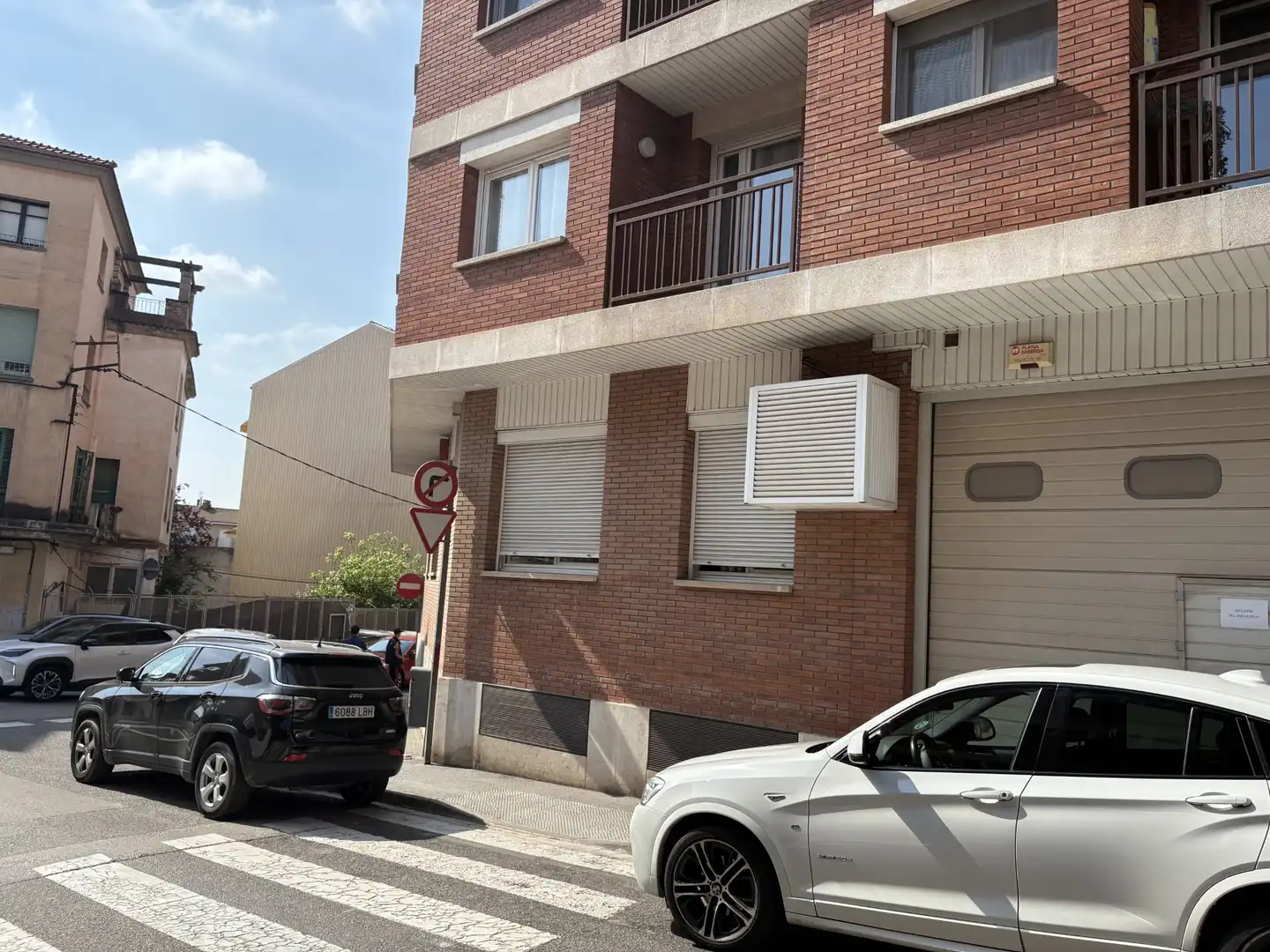 Exterior view of Commercial properties for rent in Manresa