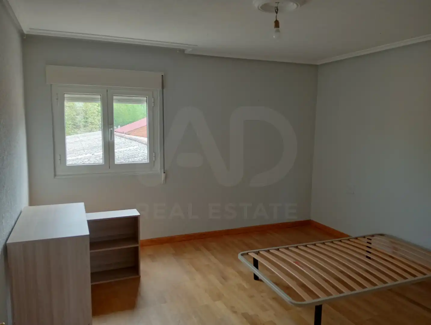 Schlafzimmer von Wohnung zur Miete in Sariegos mit Heizung und Terrasse
