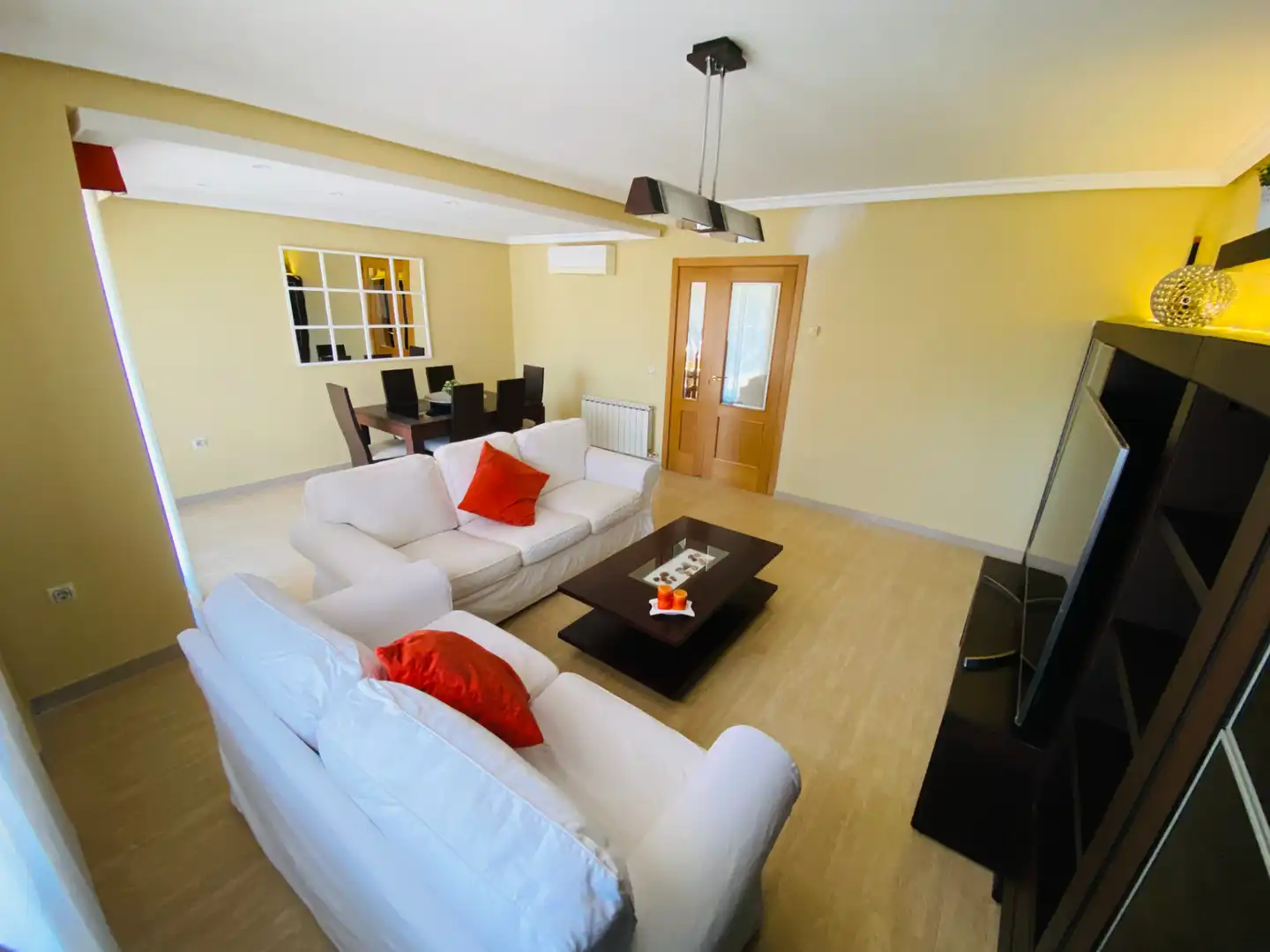 Sala de estar de Casa adosada en venta en Navalcarnero con Aire acondicionado, Calefacción y Jardín privado