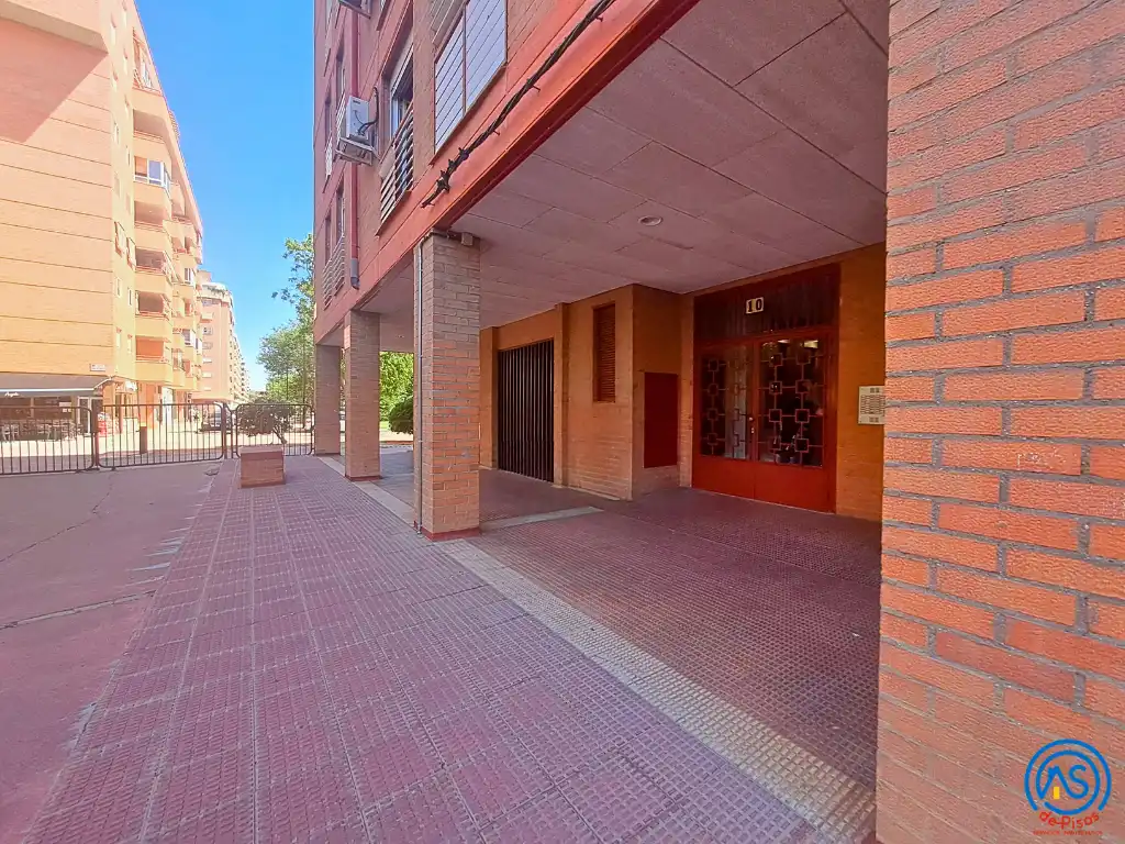Piso de alquiler en Calle Pantano de Búbal, 10, Salvador Allende