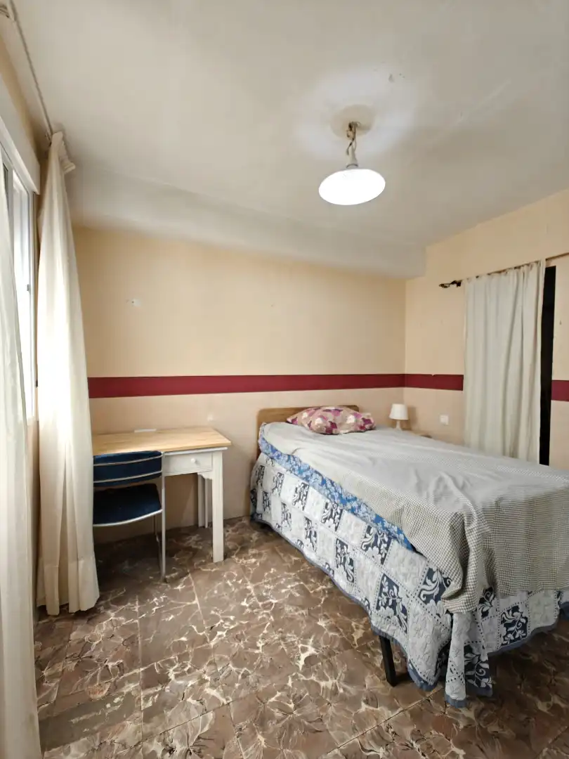 Schlafzimmer von Dachboden zum Verkauf in Ontinyent mit Terrasse, Abstellraum und Balkon