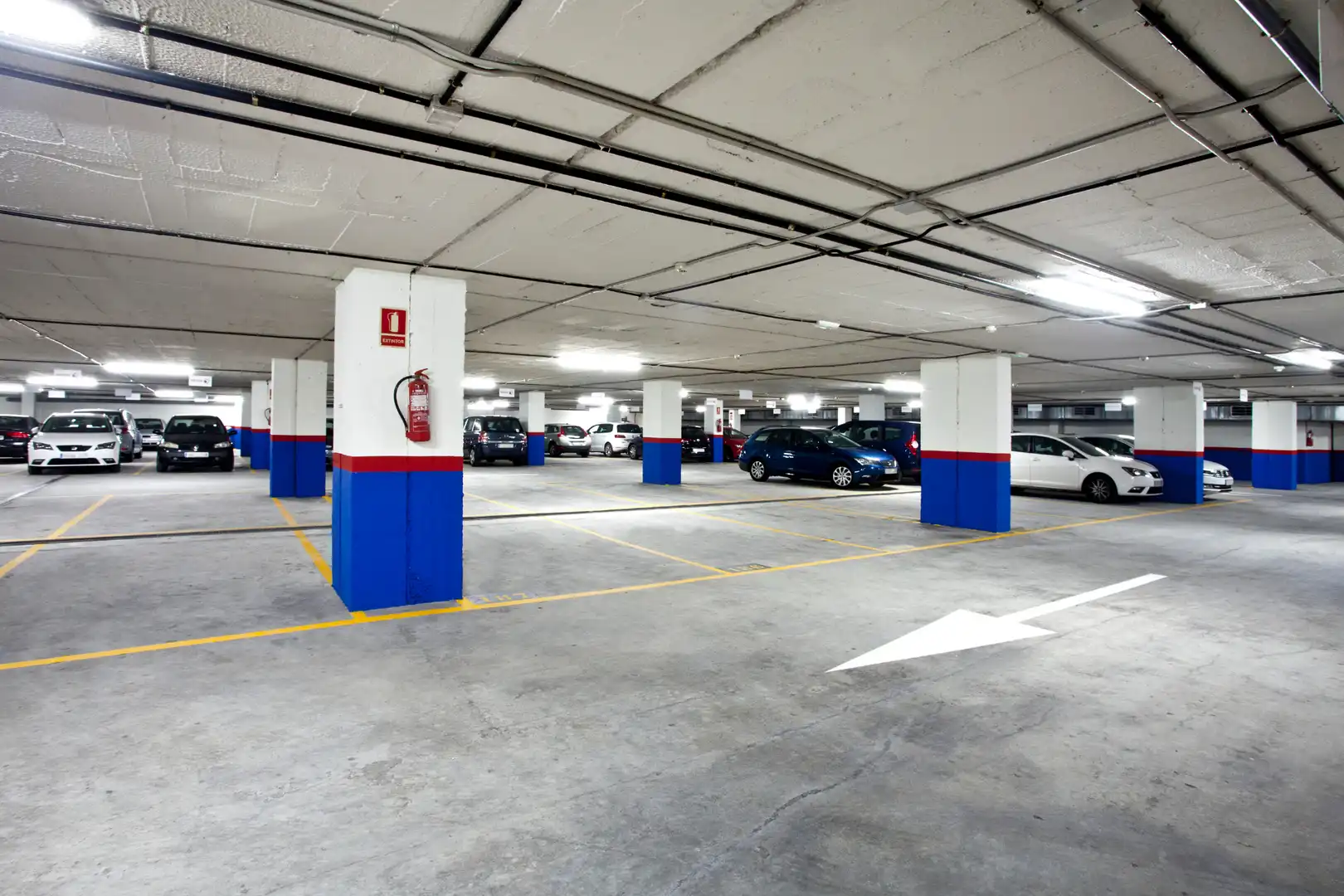 Individual with lift for sale in Carrer de la Garrotxa 6, imagen 2