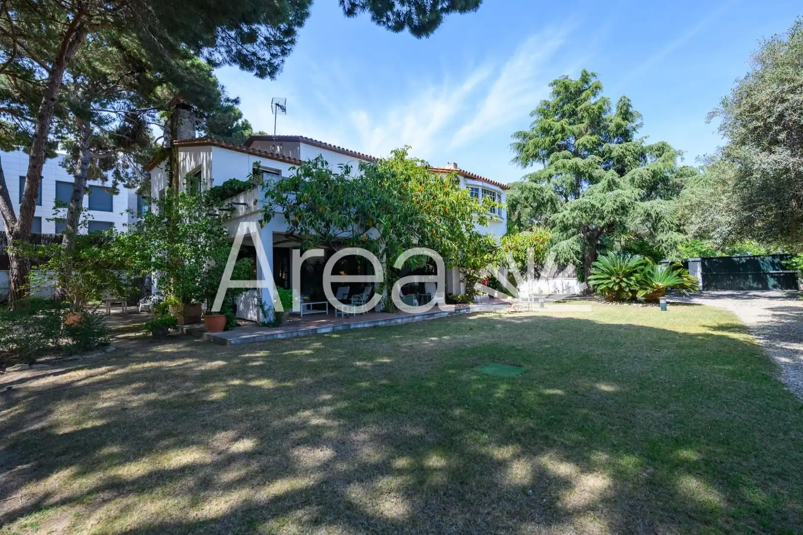 Chalet con jardín en venta en Avenida SANT ANDREU