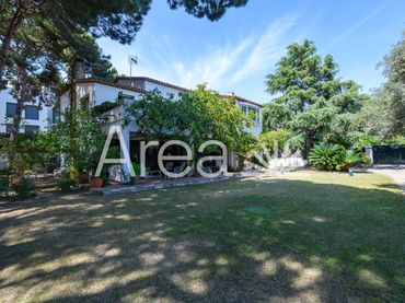 Chalet con jardín en venta en Avenida SANT ANDREU