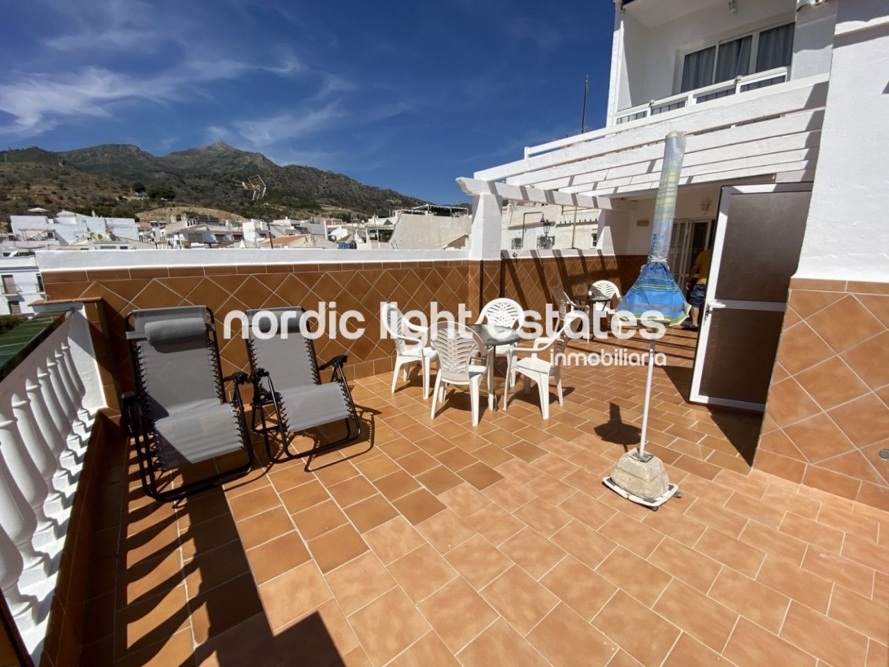 Exterior view of Flat for sale in Nerja  with Terrace, Storage room and Furnished