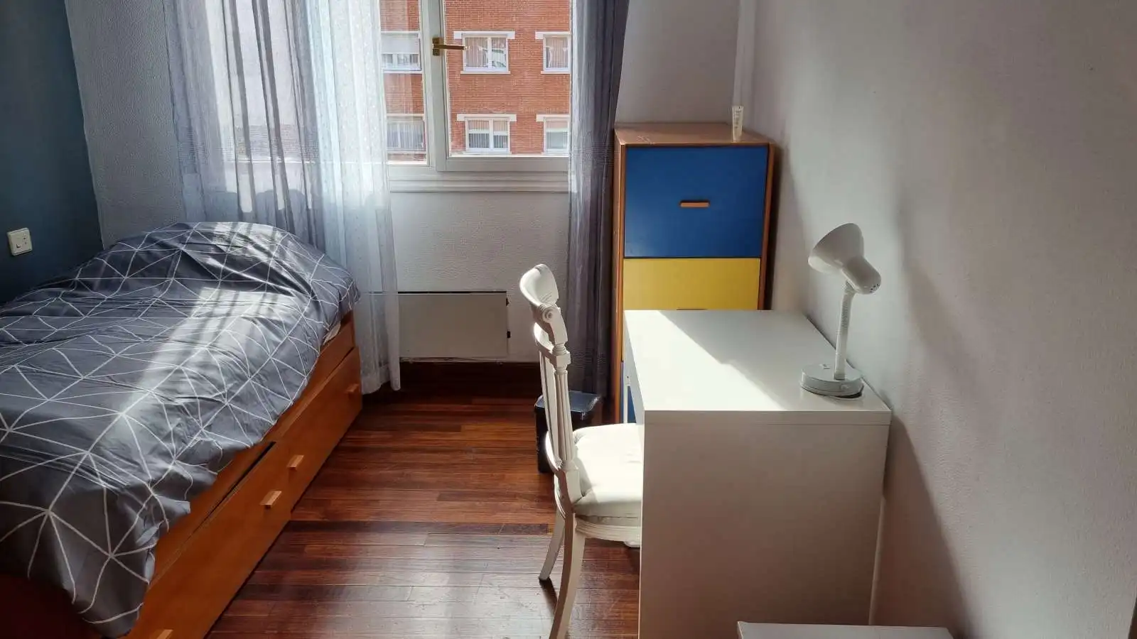 Dormitori de Pis per a compartir en Bilbao  amb Aire condicionat, Terrassa i Moblat