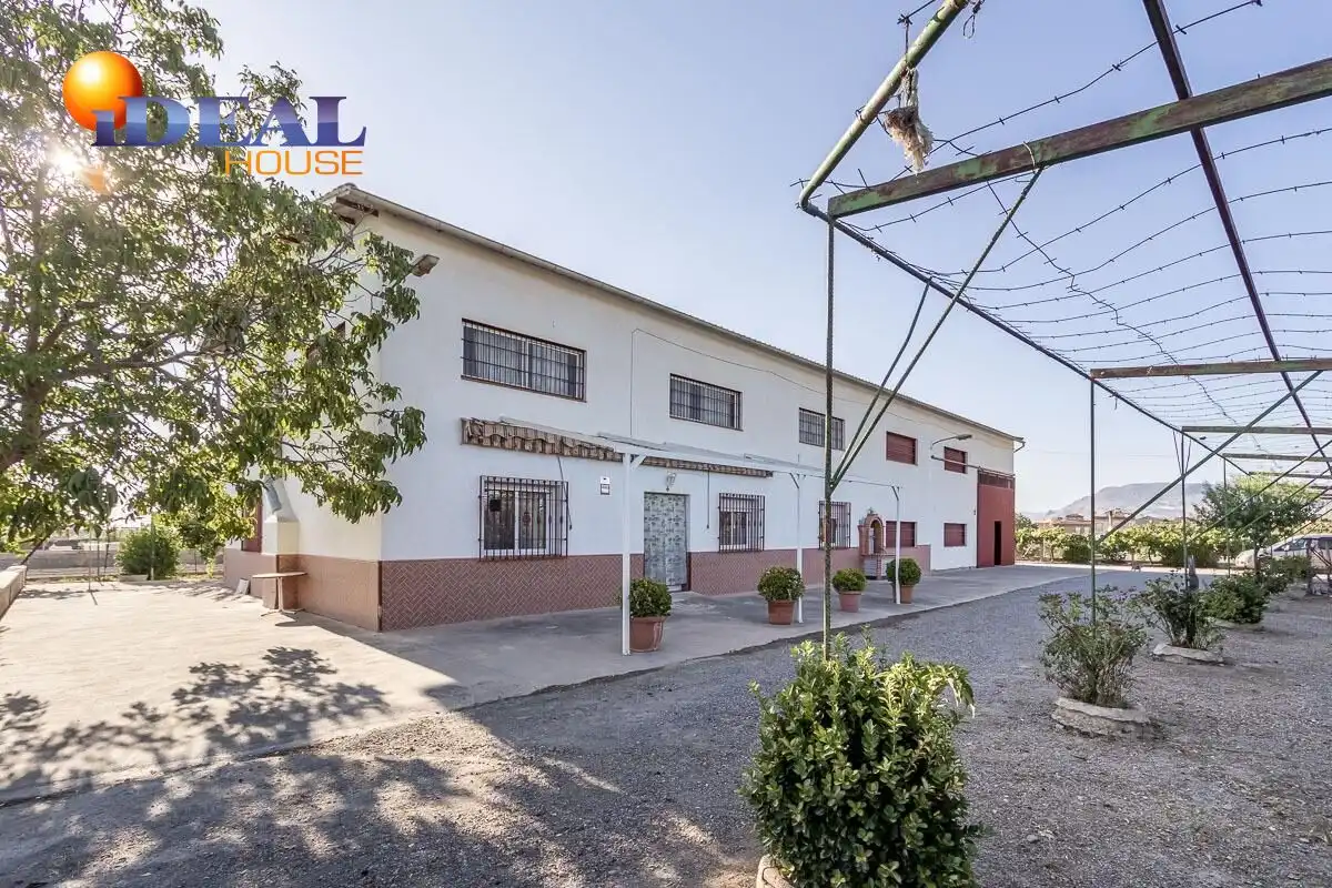 Chalet con terraza en venta en Santa Fe, imagen 2