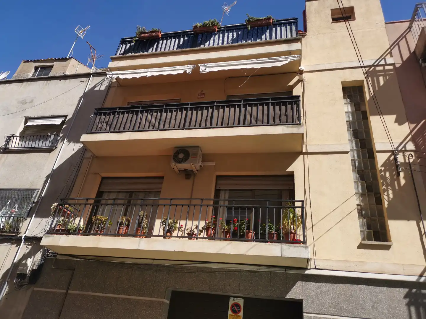 Vista exterior de Pis en venda en Terrassa amb Calefacció, Balcó i Internet