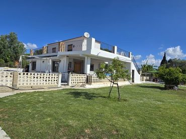 Villa con piscina in vendita a Santa Bárbara