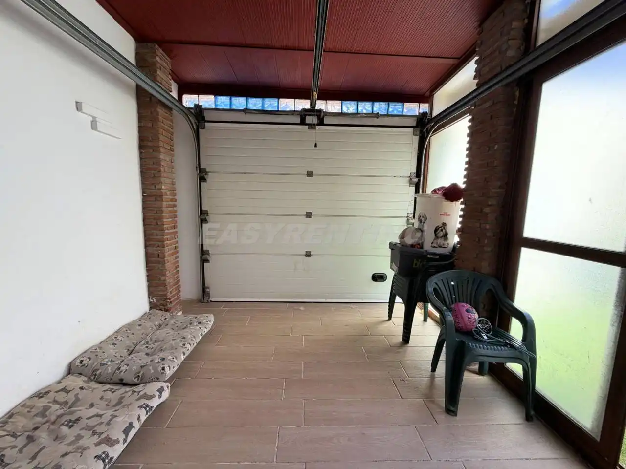 Detached homes for sale in La Línea de la Concepción  with Terrace and Furnished