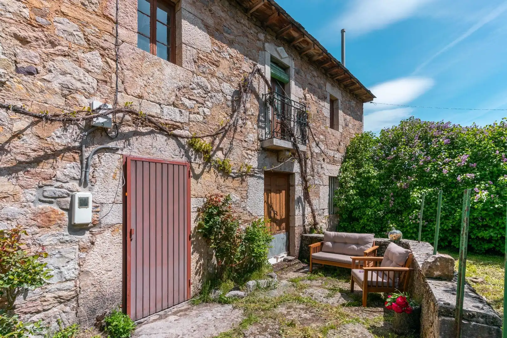 Vista exterior de Casa o chalet en venta en Cabrillanes con Jardín privado, Terraza y Trastero