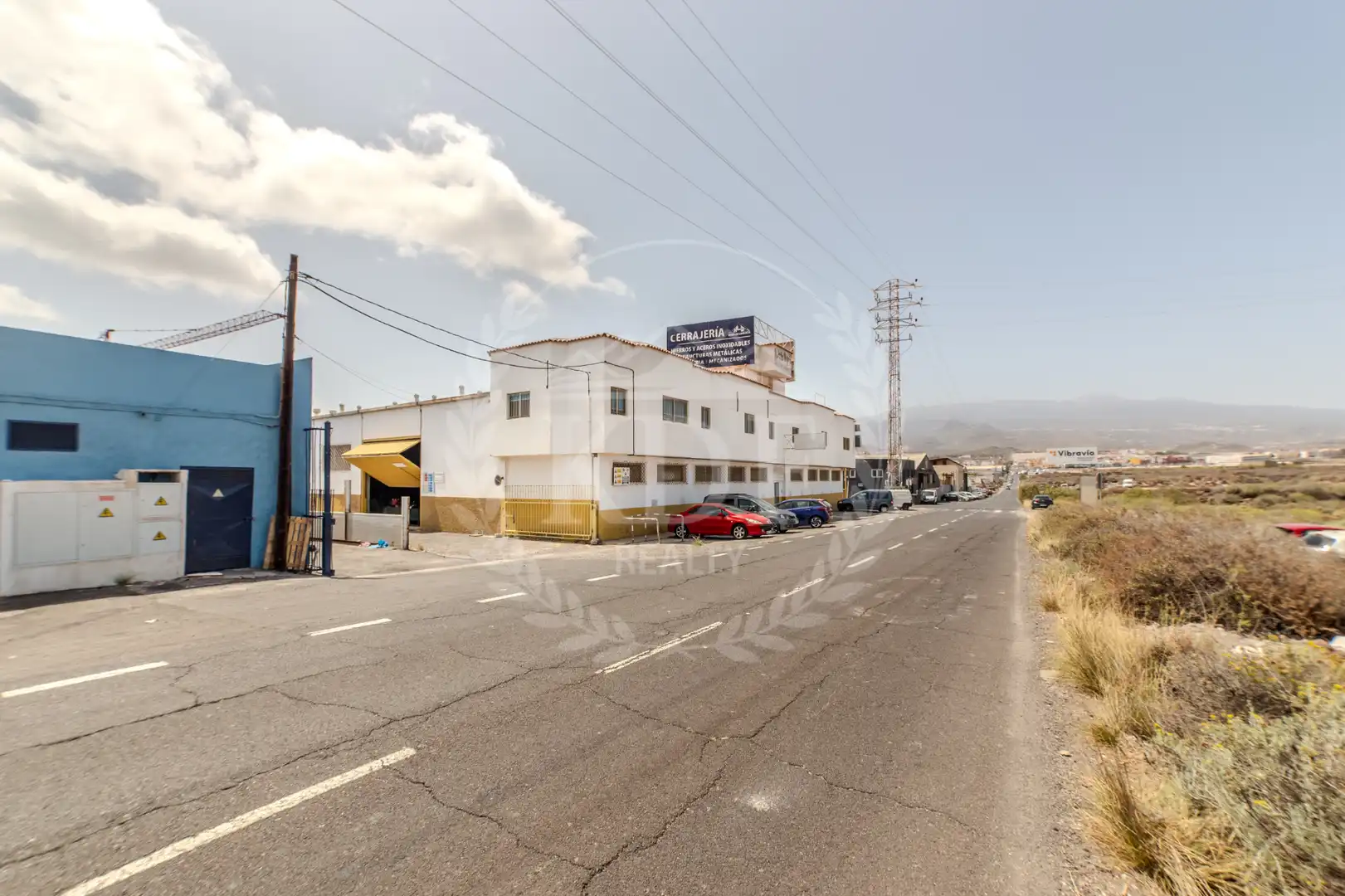 Vista exterior de Nau industrial en venda en San Miguel de Abona amb Alarma